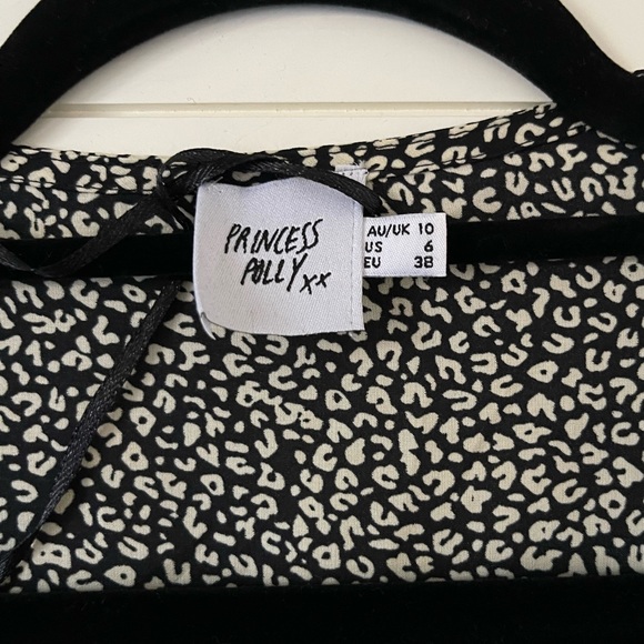 🖤 PRINCESS POLLY CHEETAH WRAP TOP🖤 - Picture 4 of 5